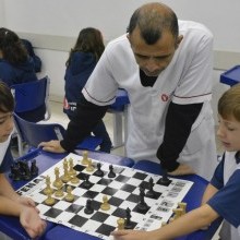 Alunos do Colégio Univest têm aulas de Xadrez