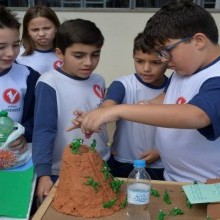 Alunos do Univest fizeram maquetes de vulcões