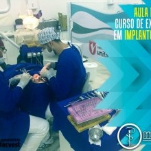 ODONTOLOGIA: aula prática durante o curso de extensão em Implantodontia