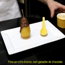 VÍDEO: PERAS AO VINHO COM GANACHE | COZINHA UNIVERSITÁRIA