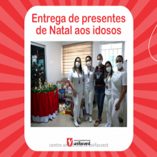 Entrega de presentes de Natal aos idosos